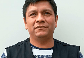 Elias Jacinto Zavala, técnico certificado Yale en Perú. 	